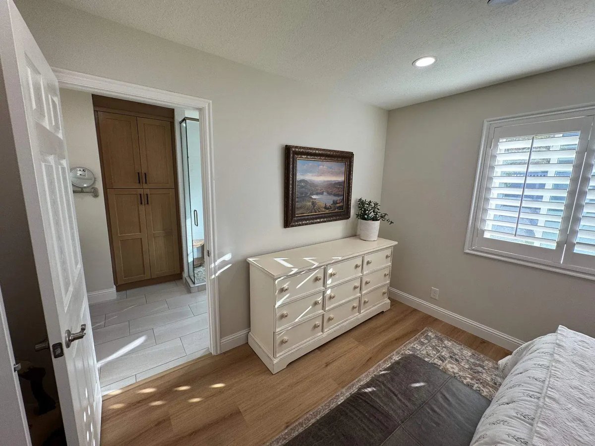 East-Sandy-Whole-Home-Remodel-by-RemodelCo-bedroom-045