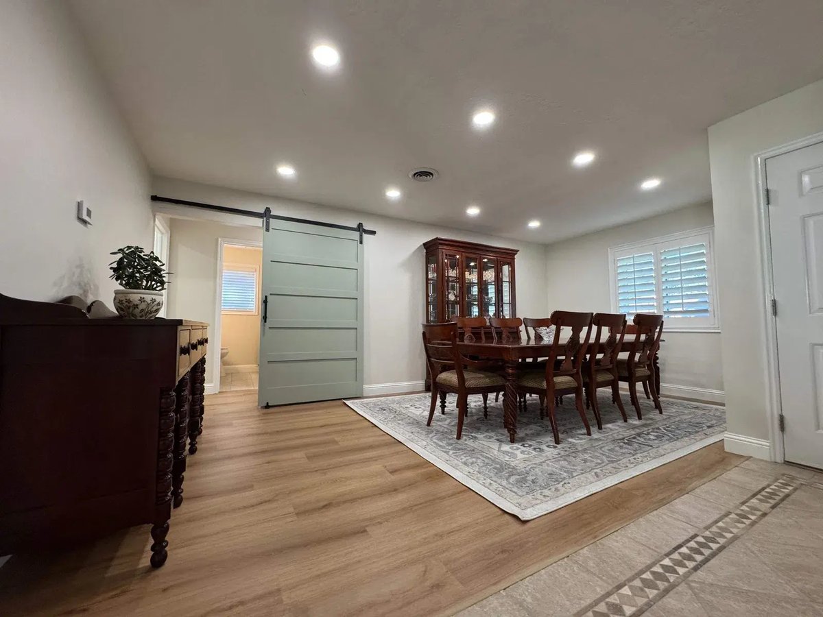 East-Sandy-Whole-Home-Remodel-by-RemodelCo-dining-room-009