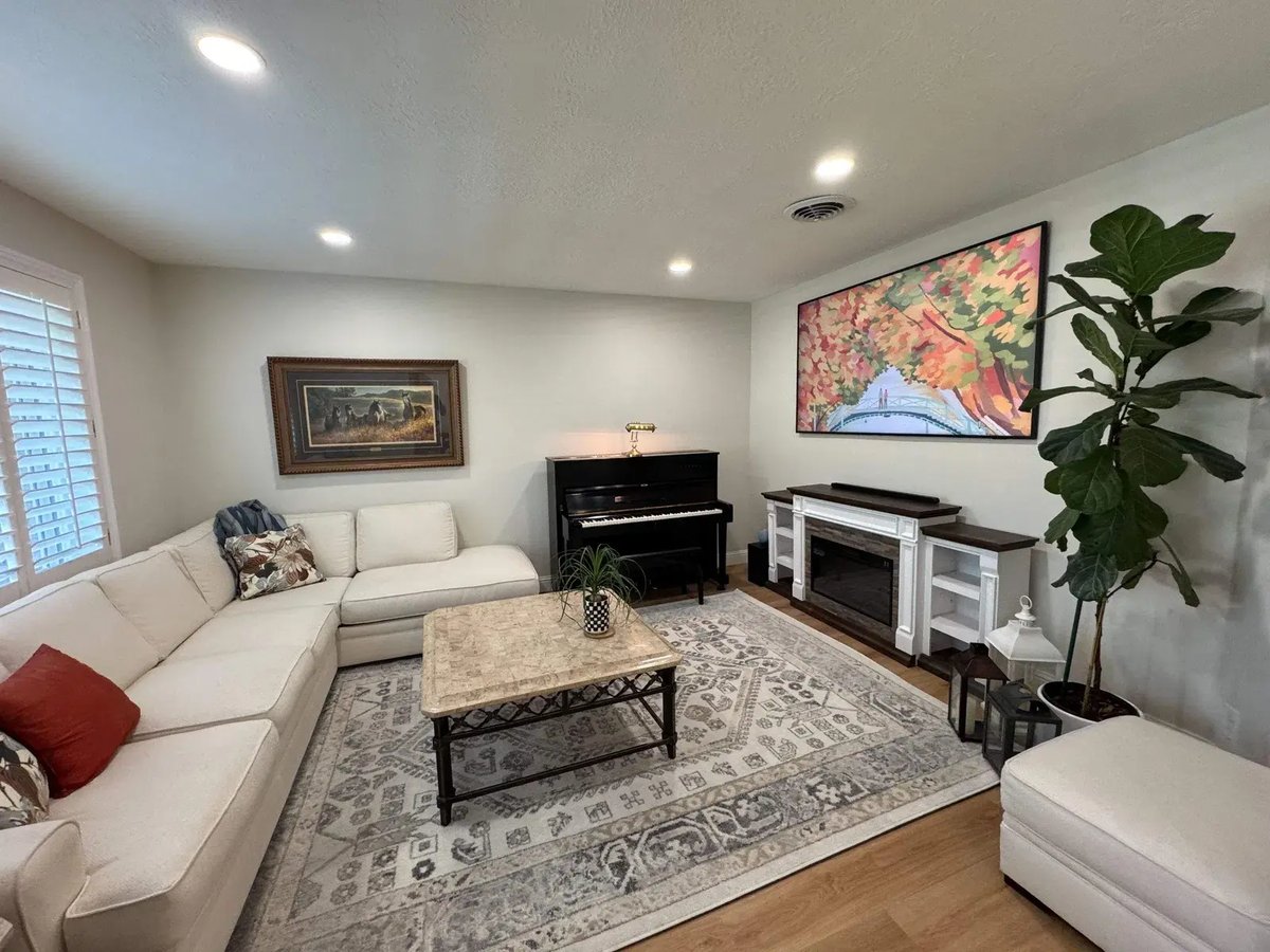 East-Sandy-Whole-Home-Remodel-by-RemodelCo-living-room-012